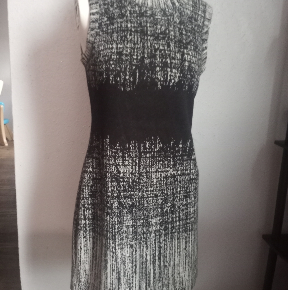 Elegant sleeve less size S